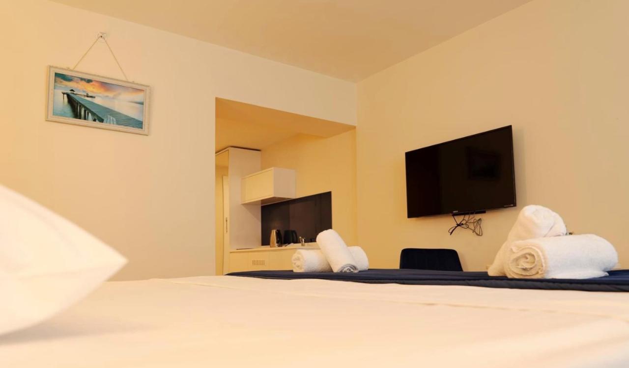 Sea Side Aparthotel In Orbi Complex Батуми Екстериор снимка