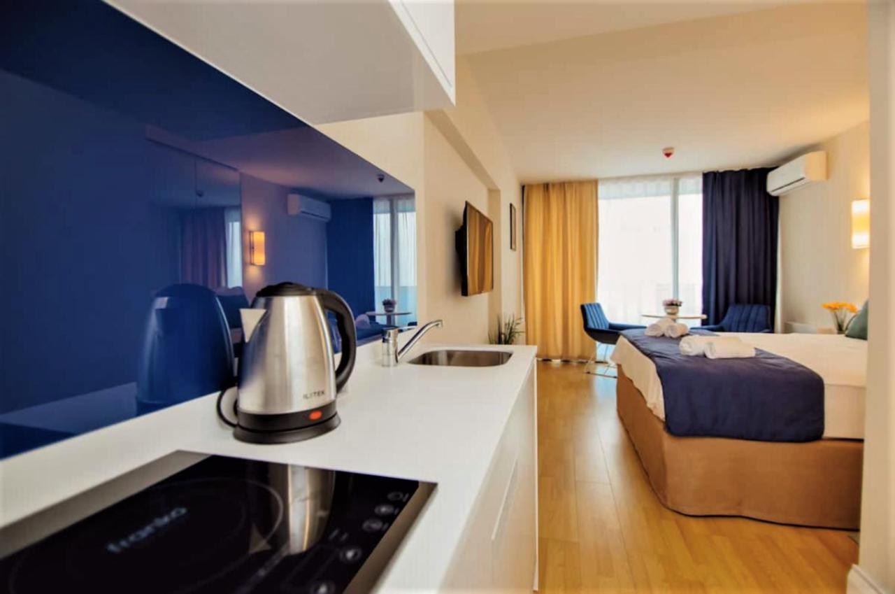 Sea Side Aparthotel In Orbi Complex Батуми Екстериор снимка