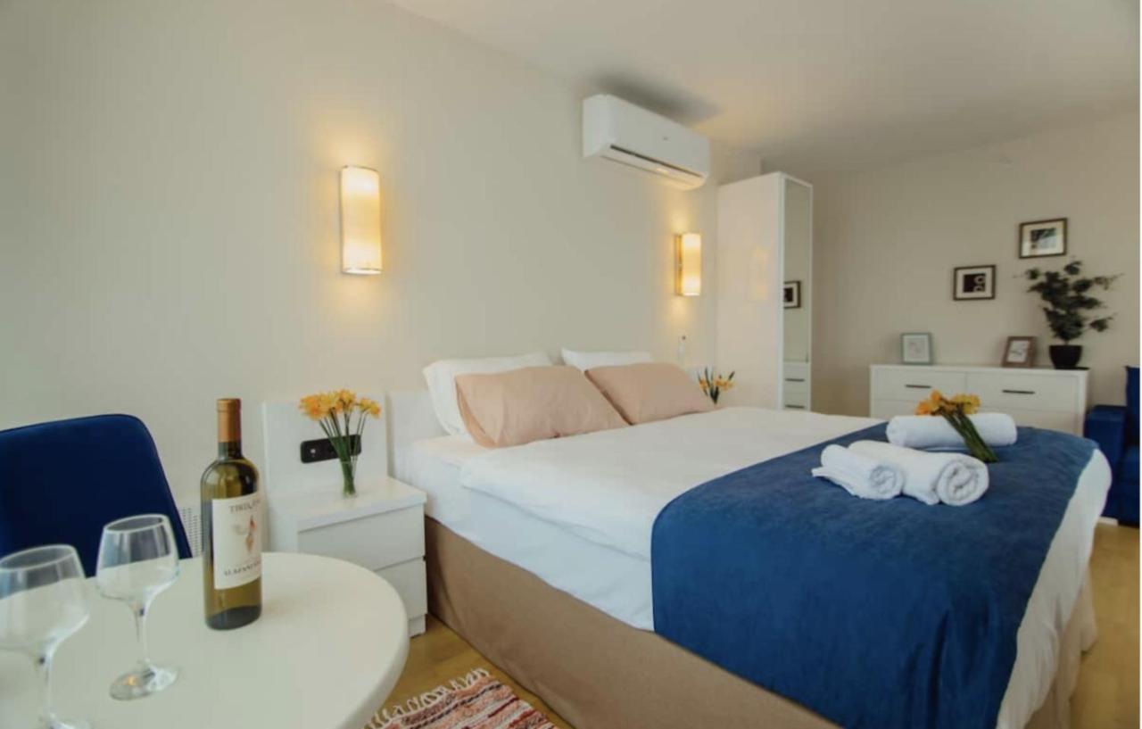 Sea Side Aparthotel In Orbi Complex Батуми Екстериор снимка