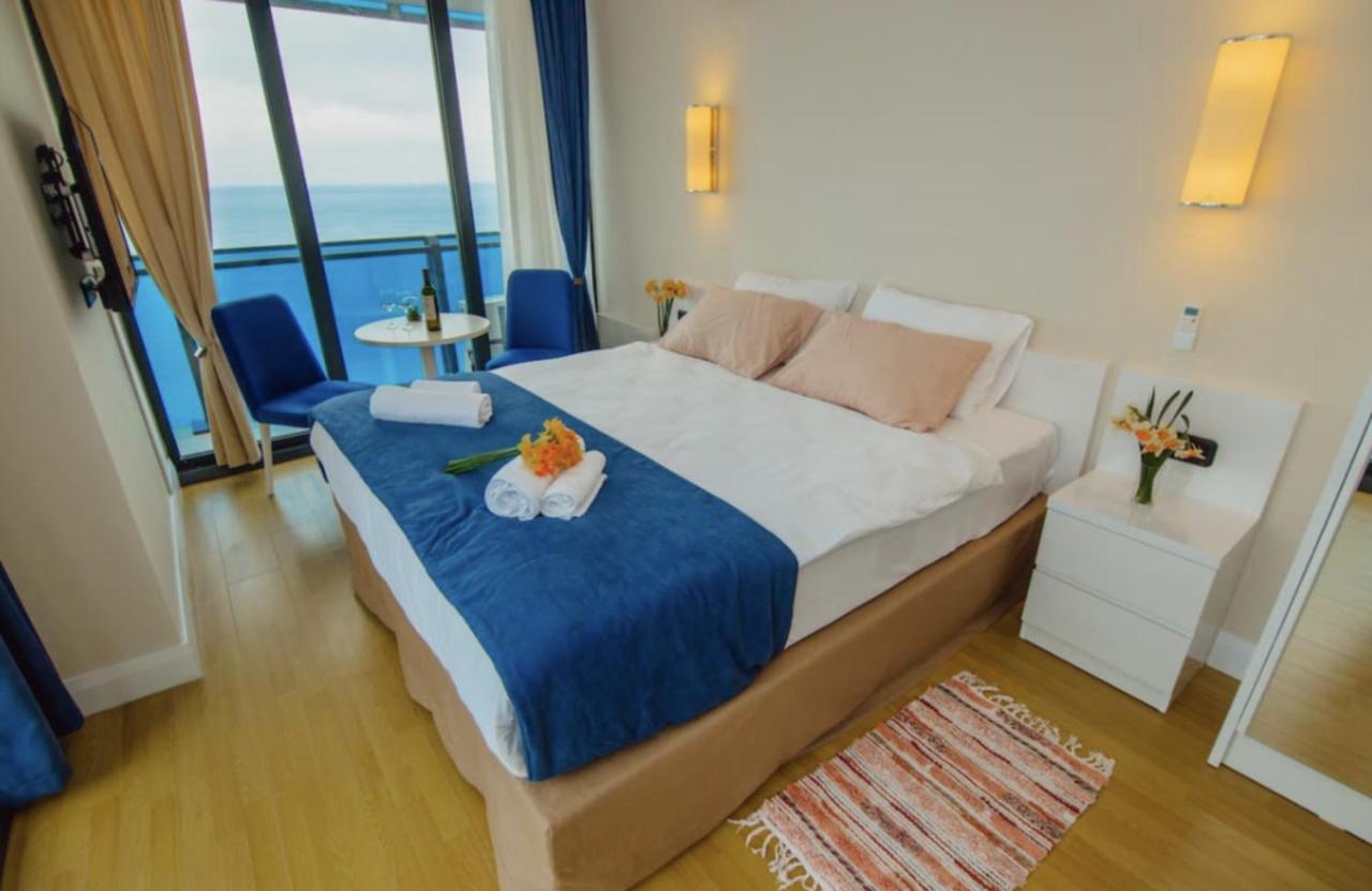 Sea Side Aparthotel In Orbi Complex Батуми Екстериор снимка